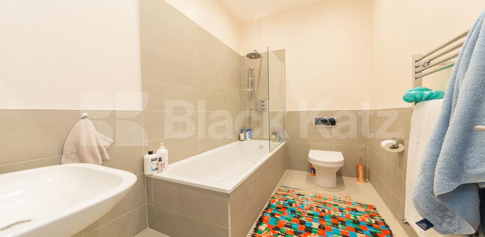 			WAREHOUSE CONVERSION IN ANGEL-OLD STREET-SHOREDITCH, 1 Bedroom, 1 bath, 1 reception Flat			 EAGLE HOUSE-EAGLE WHARF ROAD, ANGEL-OLD STREET-SHOREDITCH